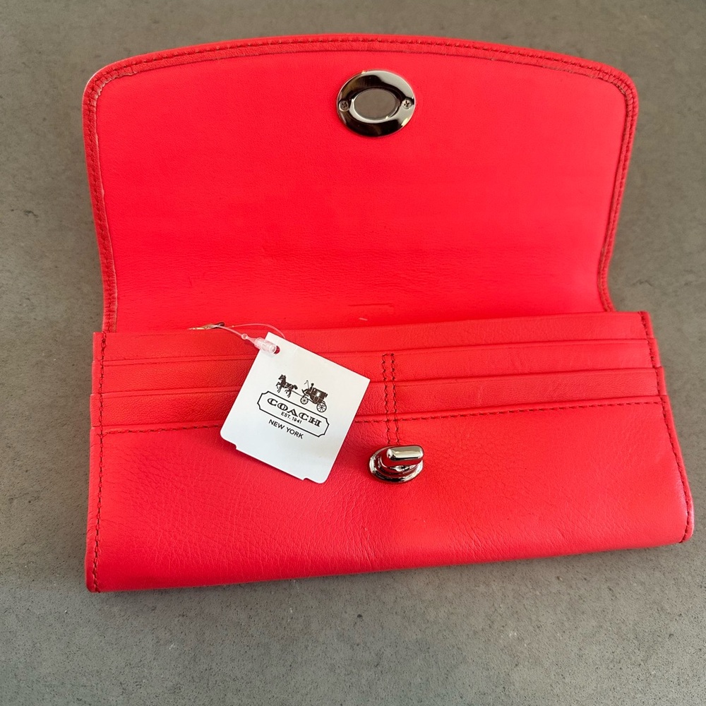 NWT! Coach Wallet